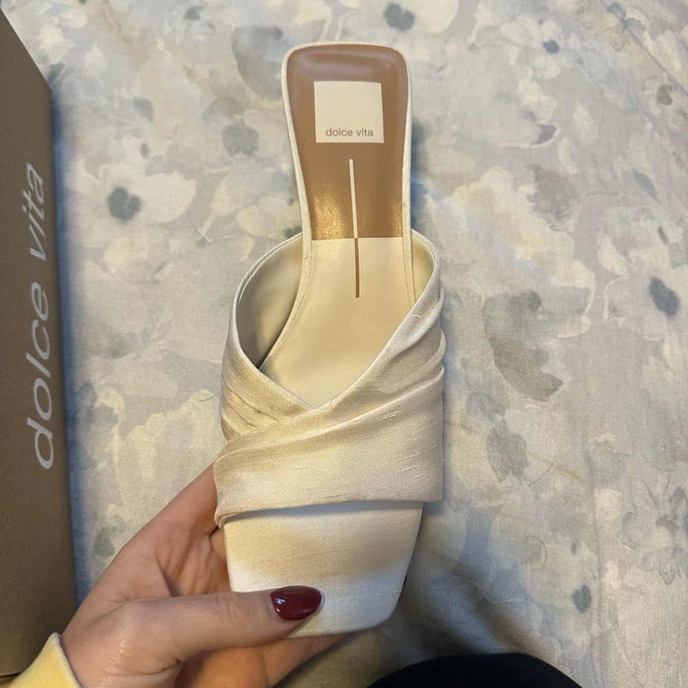Dolce Vita Women's Ivory Heeled Slides